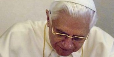 Benedicto XVI encabeza el encuentro organizado para responder por los casos de pedofilia