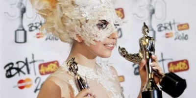 Lady Gagase llevó tres estatuillas incluida mejor artista internacional y cantante revelación