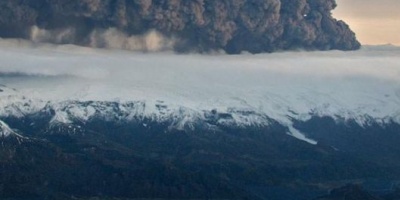 La nube de ceniza del volcán islandés podría llegar esta madrugada a España