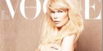 Claudia Schiffer se desnuda para mostrar su sexy tripa de embarazada en Vogue
