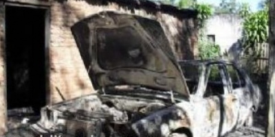 El fuego de un auto destruyó una vivienda 