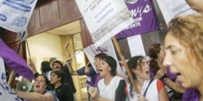 Enojados, dos sindicatos docentes activaron nuevo paro para mañana