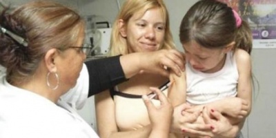 Diariamente se vacunan contra el sarampión a más de 1.200 personas